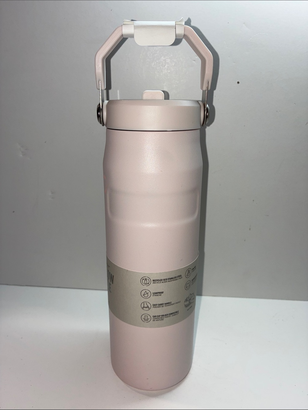 NEW Stanley the Iceflow Flip Straw Bottle 24 oz
